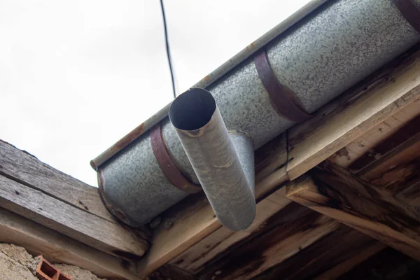 Old Metal Roof Gutters Closeup Common Method Draining Rainwater — Stock Photo, Image