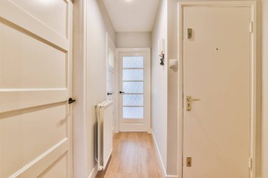 Uzun koridor tasarımı