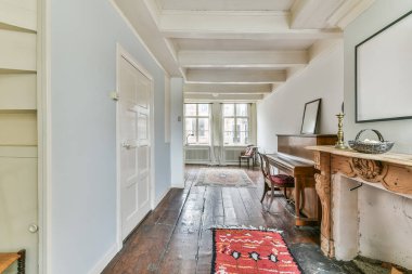 İçerideki rahat oda.