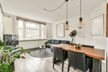 Güzel yemek odası.