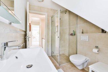 Zarif banyo iç mimarisi.