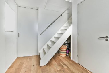 Şık merdiven salonu