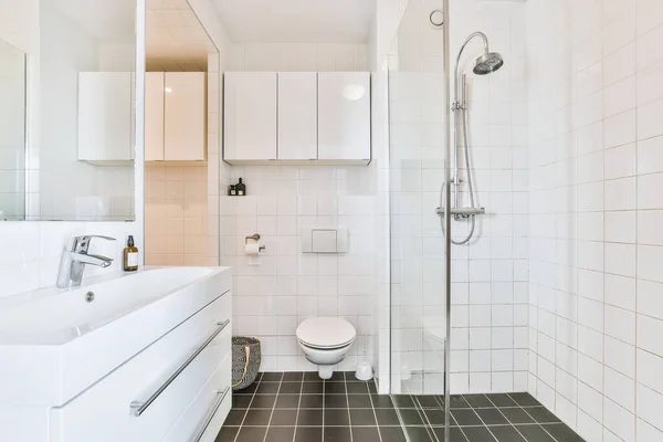 깨끗 한 욕실 내부 — 스톡 사진