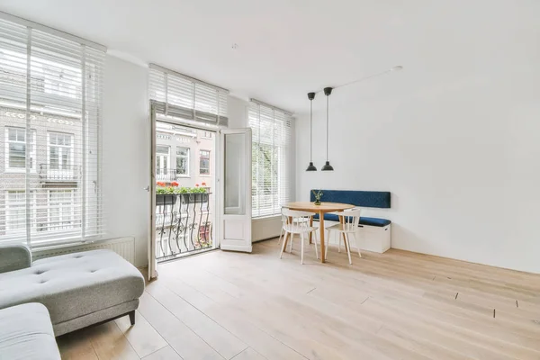 Chambre élégante avec mobilier — Photo