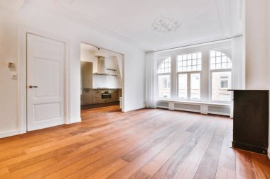 Mutfağa kemerli bir oda.