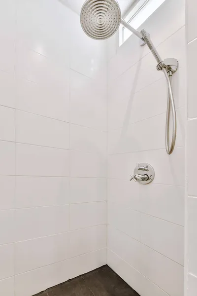 Moderní sprchový kout — Stock fotografie