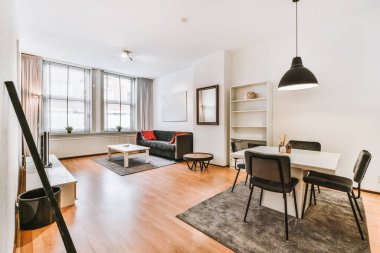 Zarif bir oturma odası.