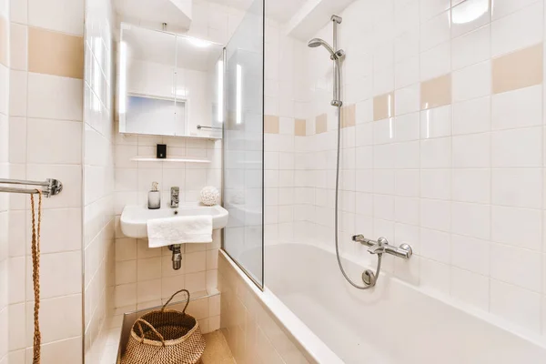 예쁜 욕실 내부 — 스톡 사진