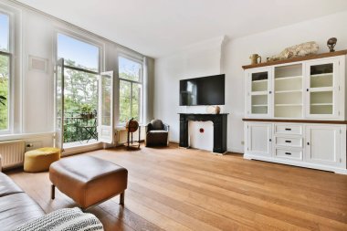 Zarif bir oturma odası.