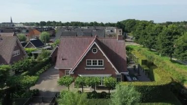 Hollanda 'daki modern banliyö evinin klibi.