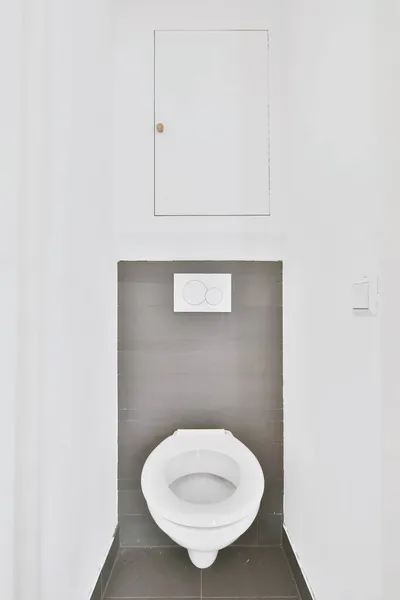 Stilvolle Toilette im Badezimmer — Stockfoto