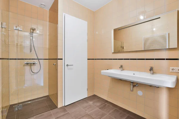 Interior elegante casa de banho — Fotografia de Stock