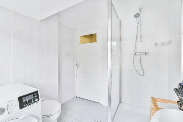 밝은 욕실 디자인 — 스톡 사진