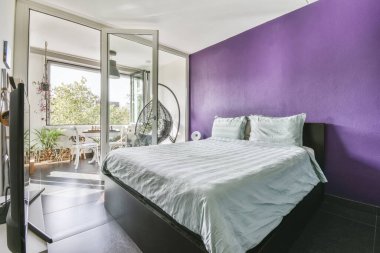 Yatak odasının dekorasyonu.