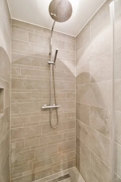 Hermosa ducha cómoda — Foto de Stock