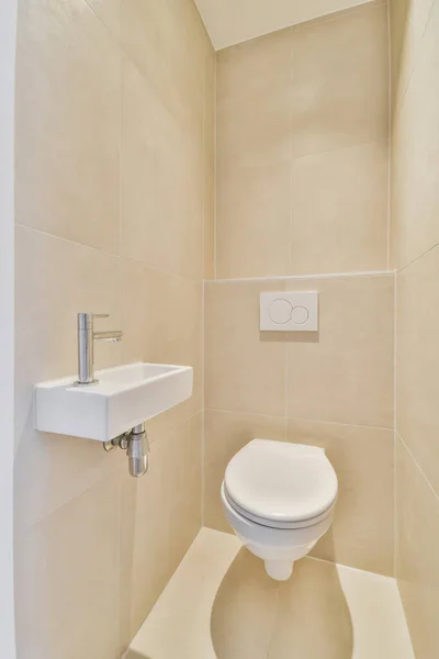 Design of a small restroom — Stock Photo, Image