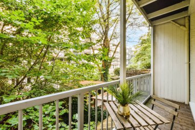 Hoş bir balkon tasarımı.