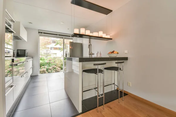 Cozinha com estilo minimalista — Fotografia de Stock