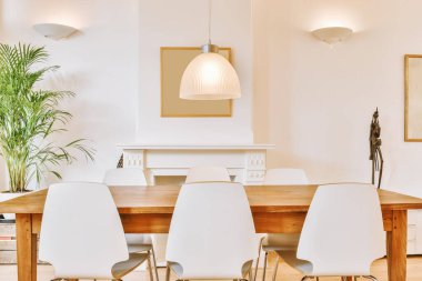 Lüks ve güzel yemek odası.