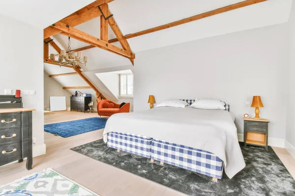Slaapkamer in een minimalistische stijl — Stockfoto