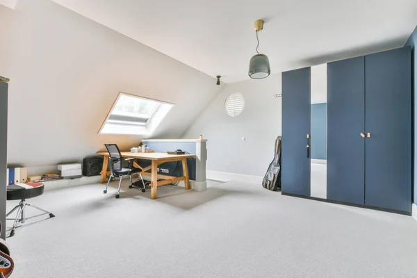 Zolder studio kamer — Stockfoto