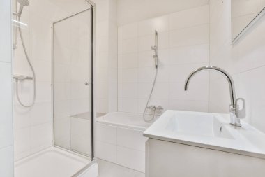 Modern banyo iç mimarisi