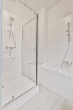Modern banyo iç mimarisi