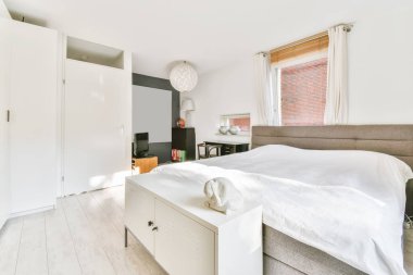 Yumuşak yataklı çift kişilik yatak odası