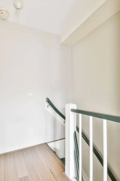 Fényes és kényelmes lépcsőház — Stock Fotó