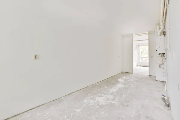 Ein langer leerer Korridor — Stockfoto