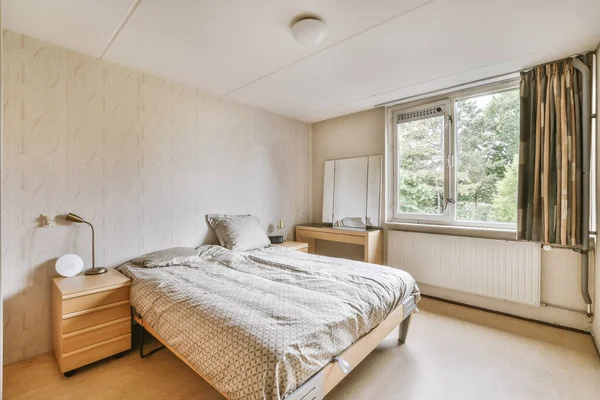 Ranzalı güzel bir yatak odası.