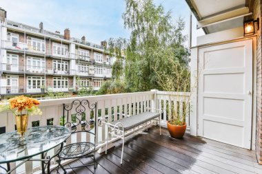 Gösterişli balkon tasarımı