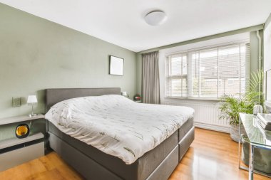 Modern yatak odasının güzel iç tasarımı