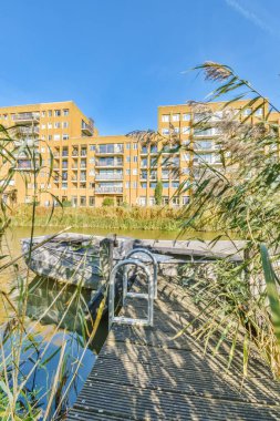 Gölün zarif manzarası