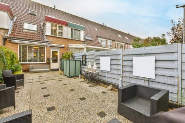 Evin avlusunun kusursuz bir alanı var.