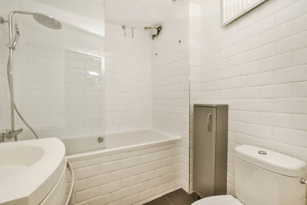 Stylish bathroom with large bathtub — Stock Photo, Image