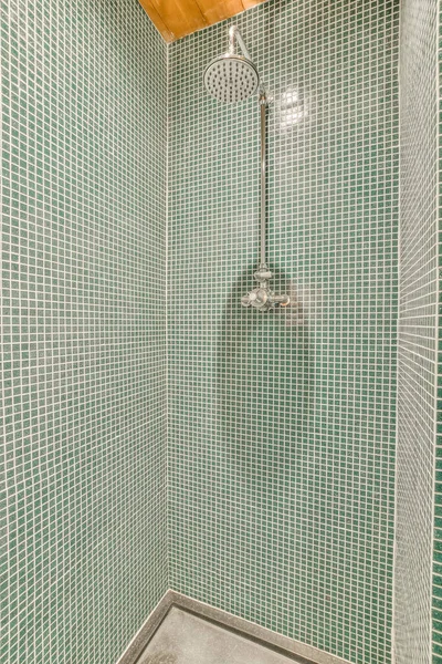 现代淋浴间 — 图库照片