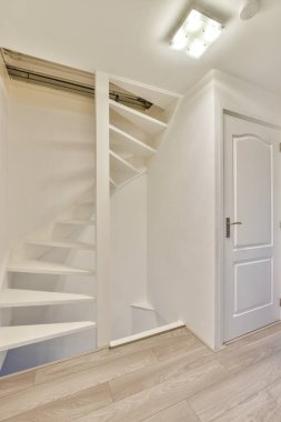 Lüks merdiven salonu.