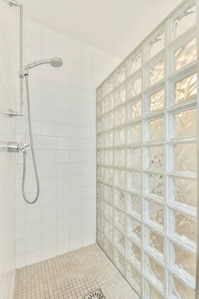 Cabine de douche moderne — Photo