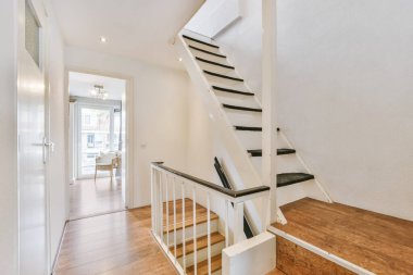 Lüks merdiven salonu.