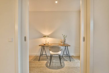 Geniş yemek odası.