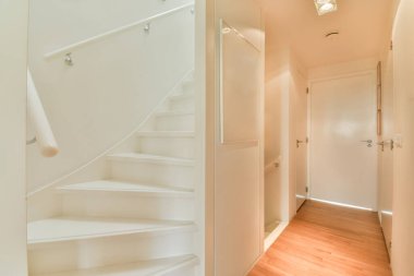 Lüks merdiven salonu.