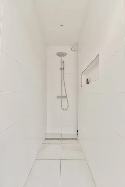 现代淋浴间 — 图库照片