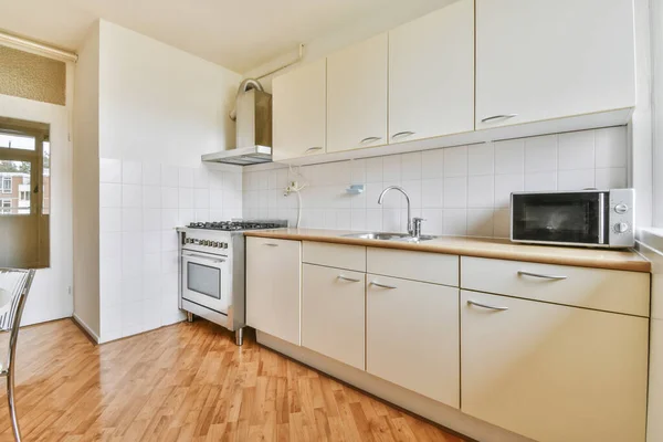 Kitchen in modern apartment — Stock Photo, Image