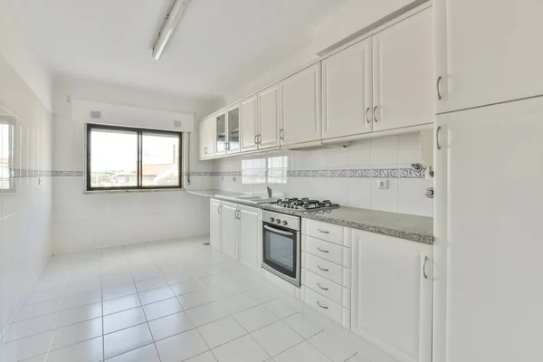 Cocina en apartamento moderno — Foto de Stock