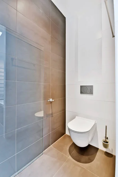 Un baño minimalista — Foto de Stock