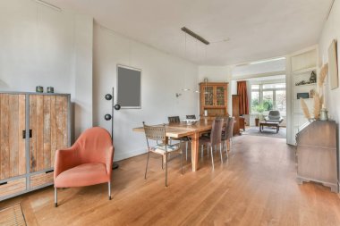 Güzel yemek odası.