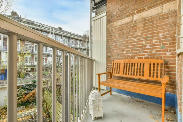 Mini-Balkon im minimalistischen Stil — Stockfoto