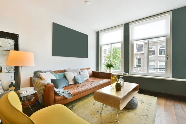 Woonkamer interieur in felle kleuren — Stockfoto