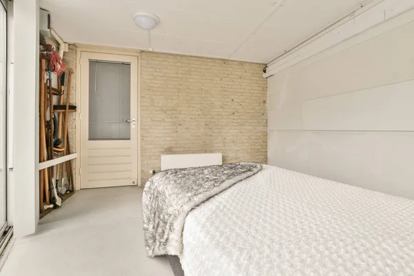Schlafzimmer im minimalistischen Stil — Stockfoto